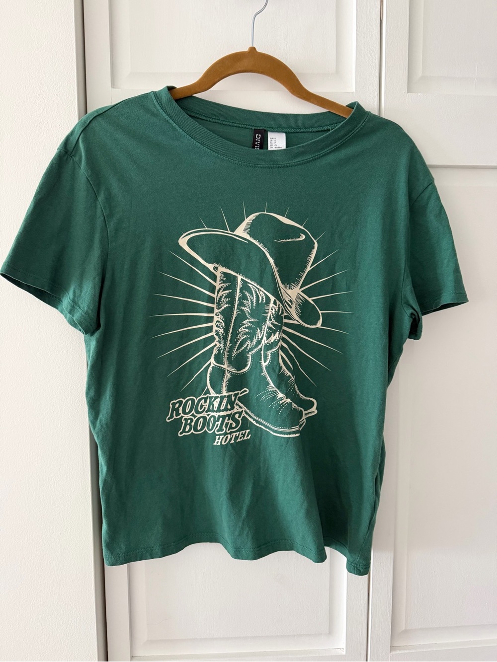 H&M Divided Green Rockin Boots Hotel Cowboy Graphic Tee Top Size S Cotton